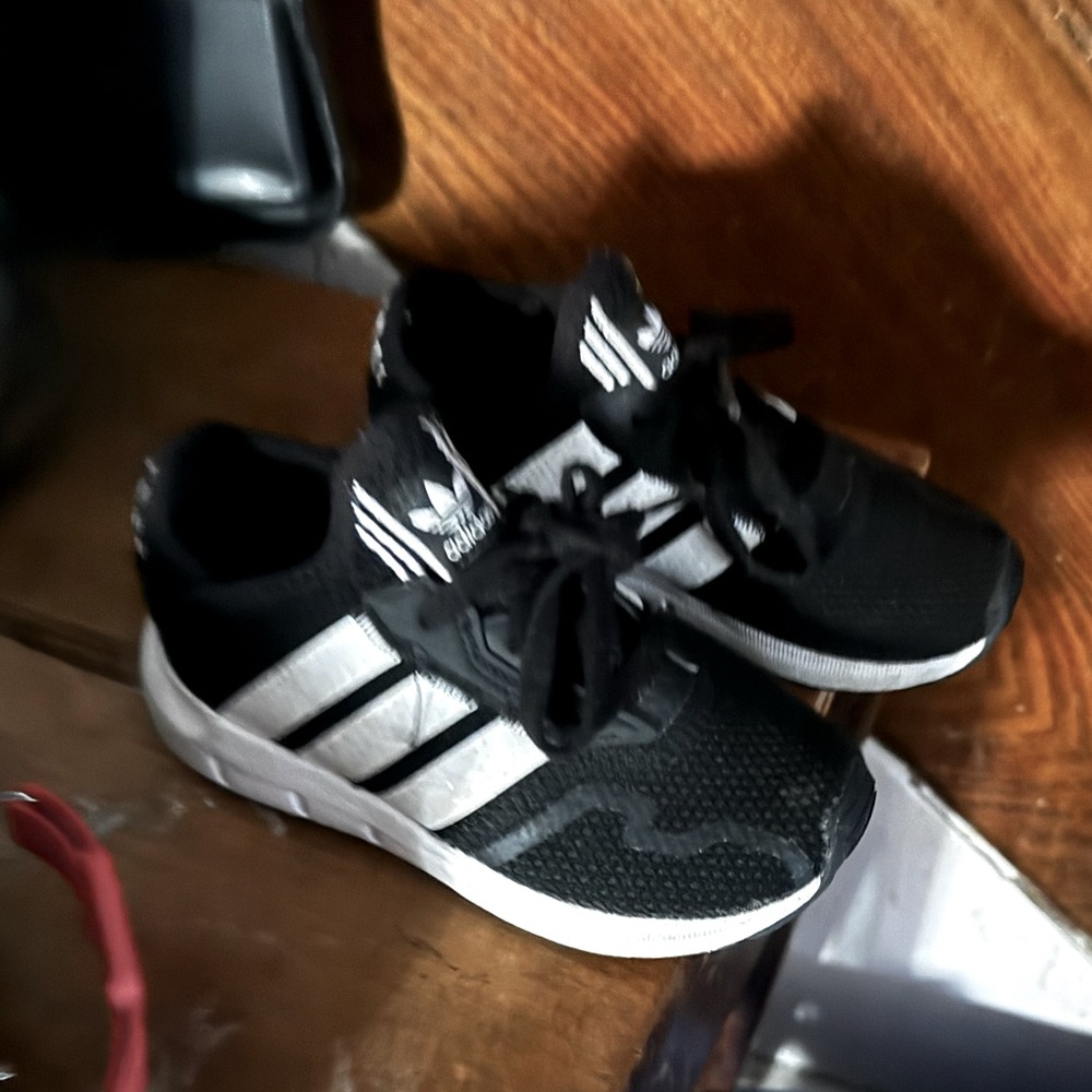 Kids adidas’s sneakers